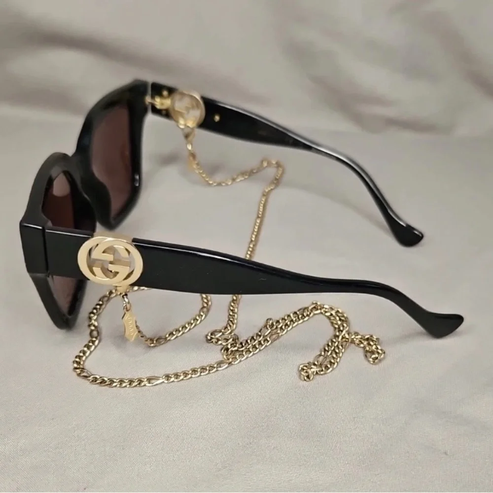Gucci Black Sunglasses with Gold Chain Accent and case. Pre owned not new. - Picture 8 of 11